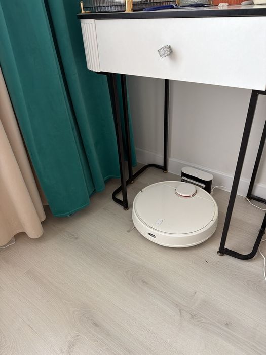 Продается робот пылесос