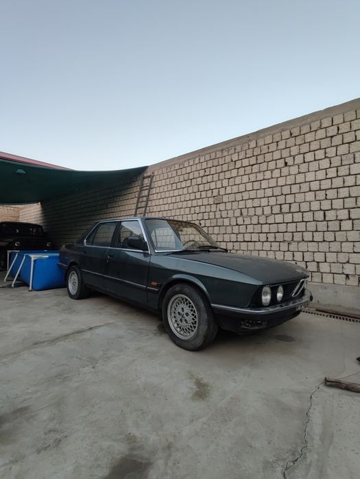 BMW 520 Sotiladi sròchni
