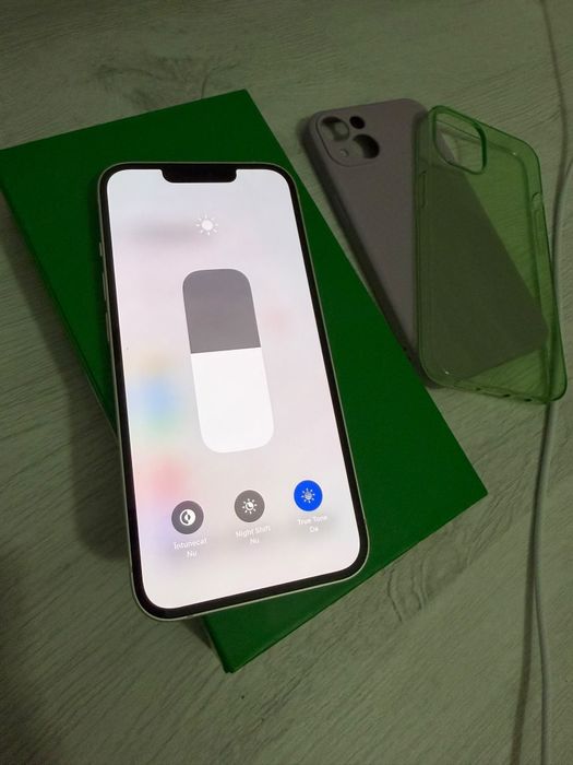 Vând iPhone 13 stare buna