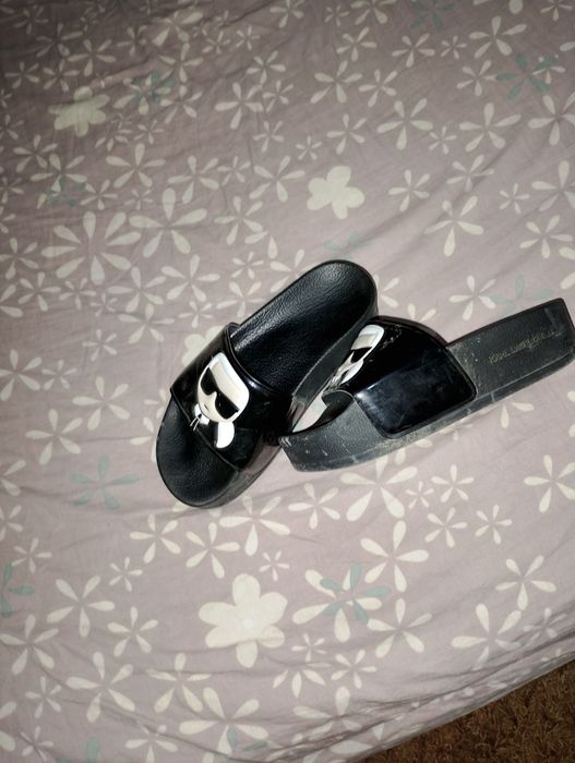 Оригинални чехли на karllagerfel