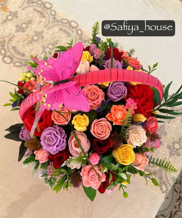 Sovunli gul nalichida