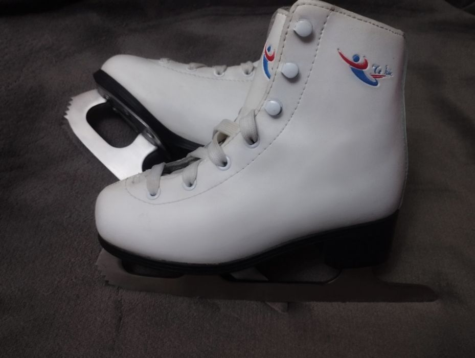 Срочно продам коньки