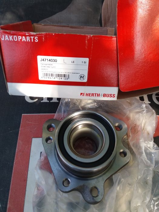 Продавам заден ляв лагер главина за Honda C-RV 1998-2001