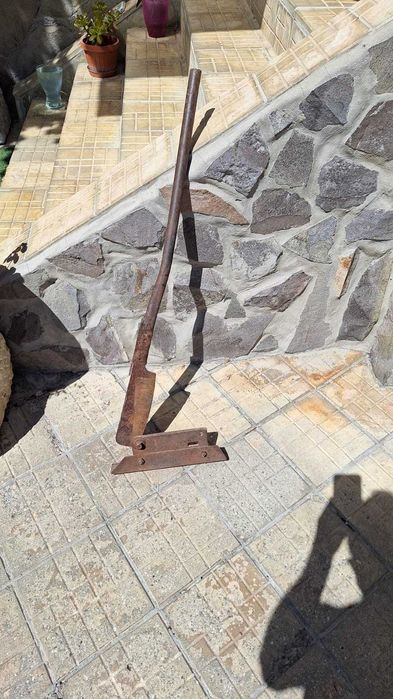 Foarfeca ghilotina pentru tabla