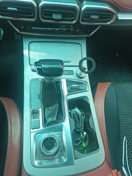 Jetour x 70 plus 1.6 sotiladi
