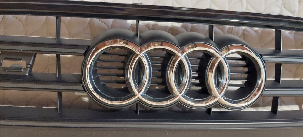 Продавам решетка за ауди S4 b8.5 black edition