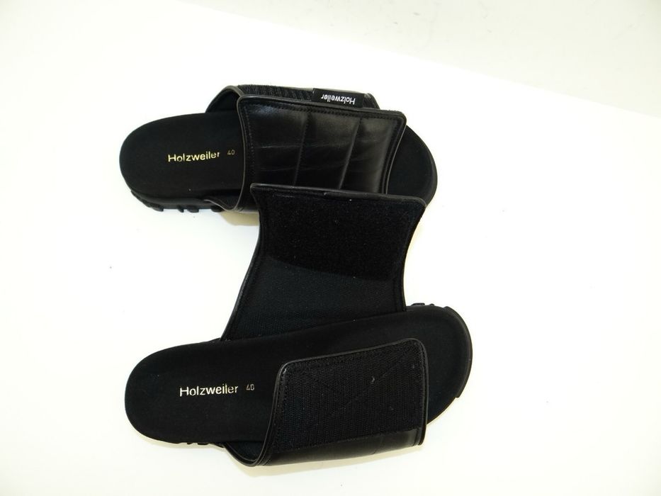 Чехли  Holzweiler