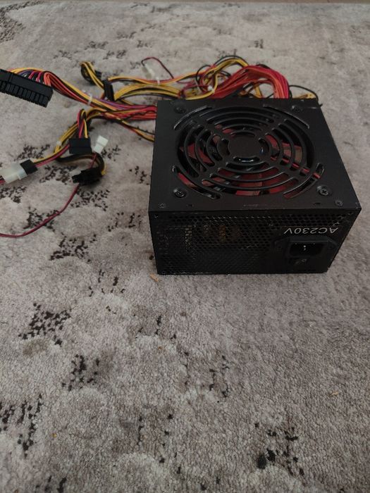 Vând sursă Xilence 500W