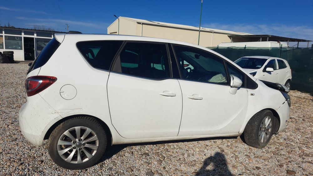 Opel Meriva 1.6CDTI 2016г за части