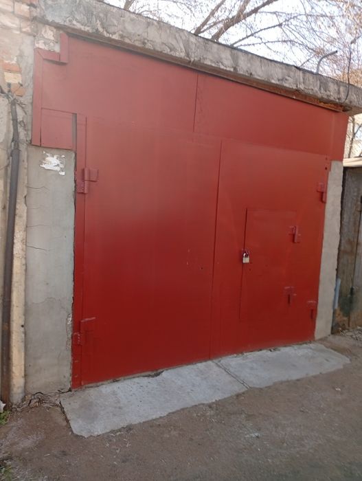 Продам капитальный гараж .