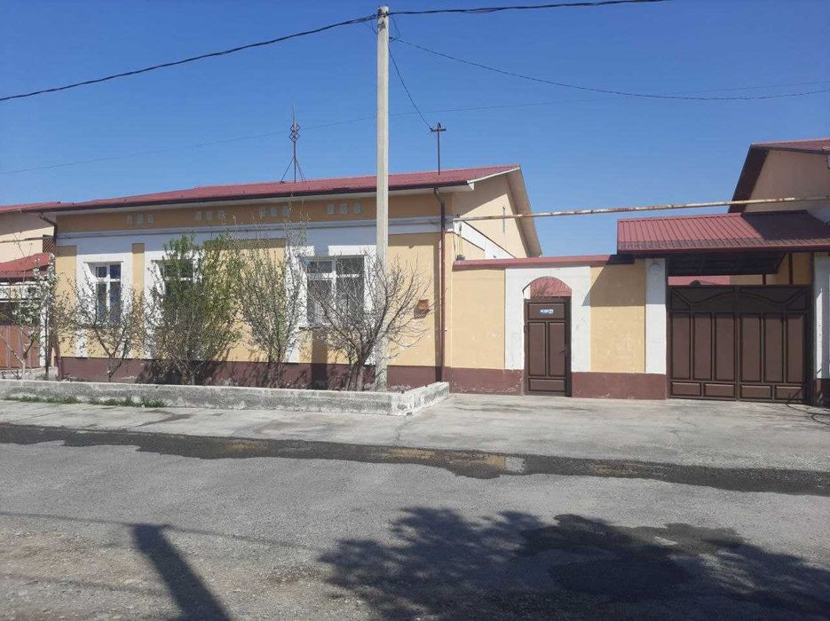 Qoqon shaxar Ayraport xududi Kotedj Xovli sotiladi