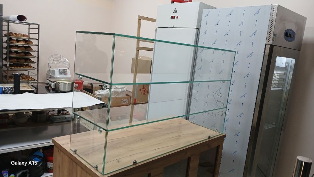 Oynali vitrinalar, стеклянные витрина