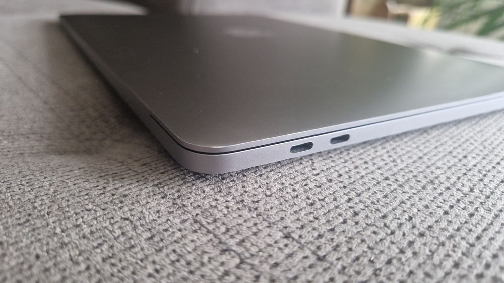 Macbook Pro A1989 (2019) TouchBar и Touch ID