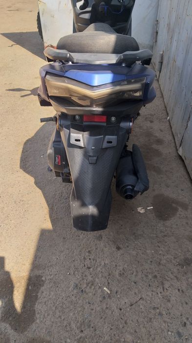 Продаётся скутер 150 кубовый