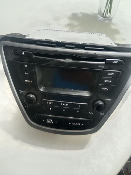 Продам авто магнитофон штатный за 15.000