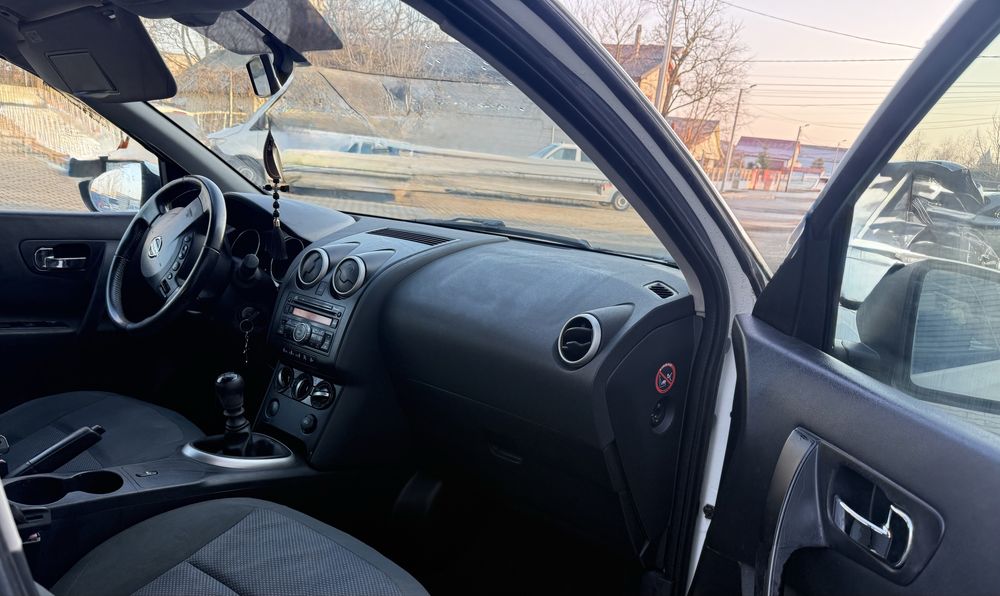 Nissan qashqai.