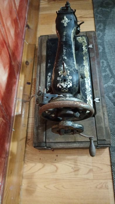 Продается  швейная машина  Singer