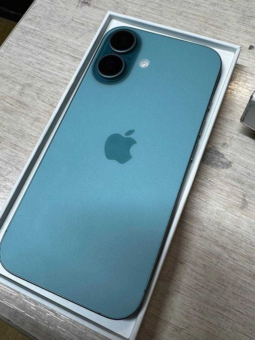 Apple iPhone 16 в отличном состояние