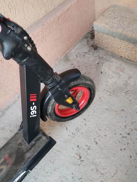 Vând trotineta electrica Iscooter