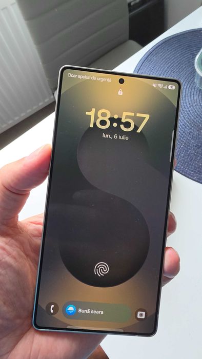 Vând Samsung S25 Ultra - 512 GB, doar 170 cicluri incărcare