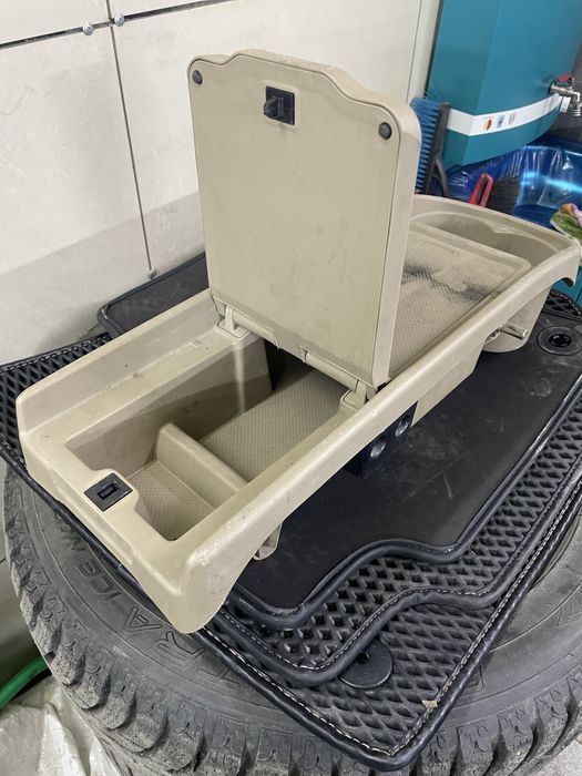 На  тоёта Хайлендер бар борода