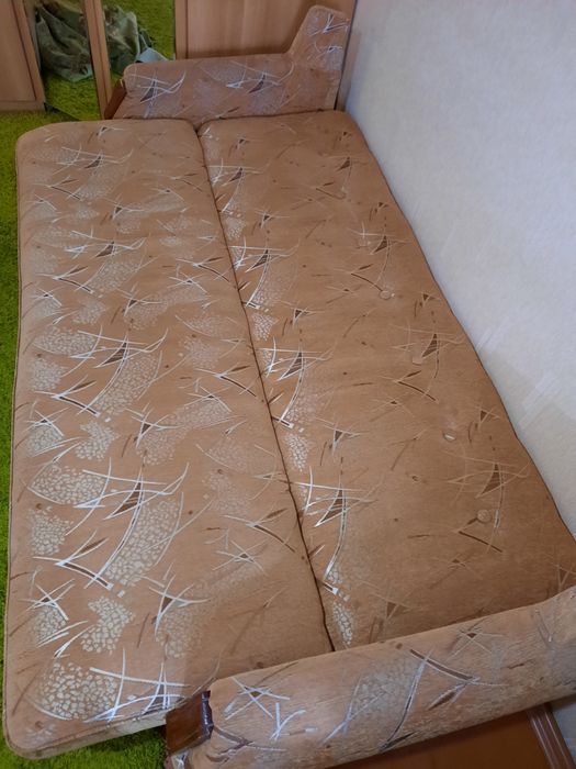 Продам диван и кресло.