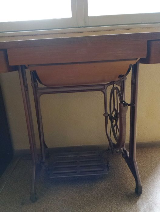 Крачна шевна машина