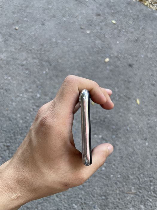 Продаю iPhone X