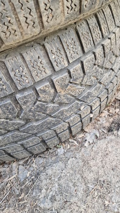 Продам комплект шин всесезонка 255-55 r18