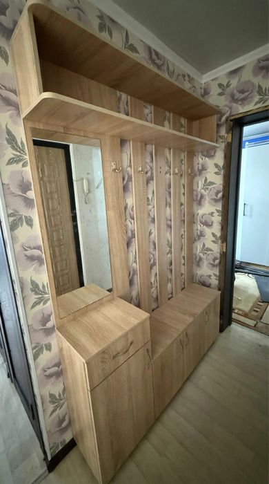 Продам прихожую/стенку в коридор