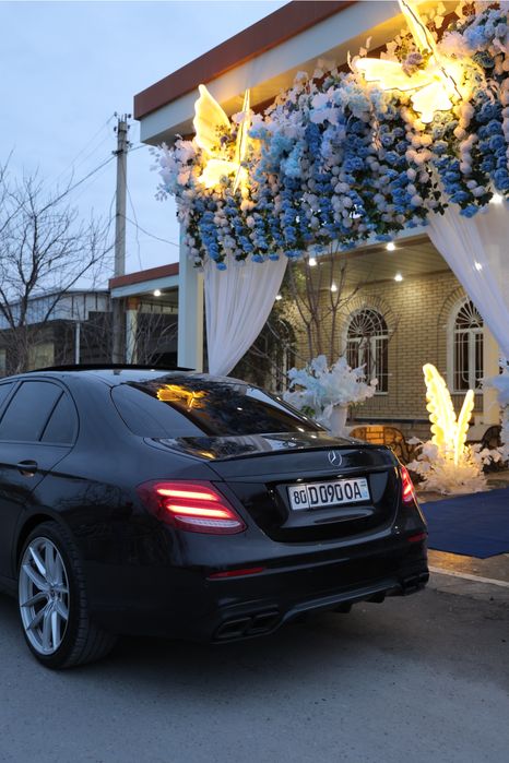 Mersedes benz E300 black