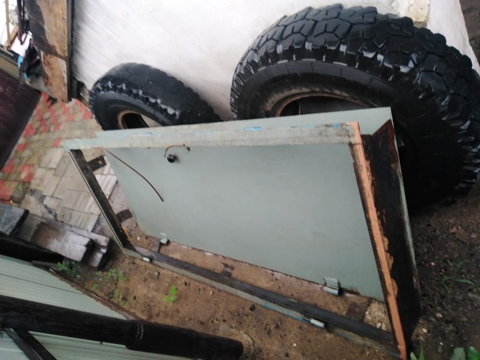 Продам дверь 80на 2