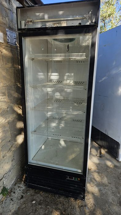 Холодильник продаётся
