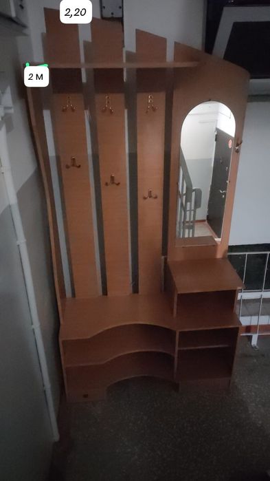 Продам прихожую б/у