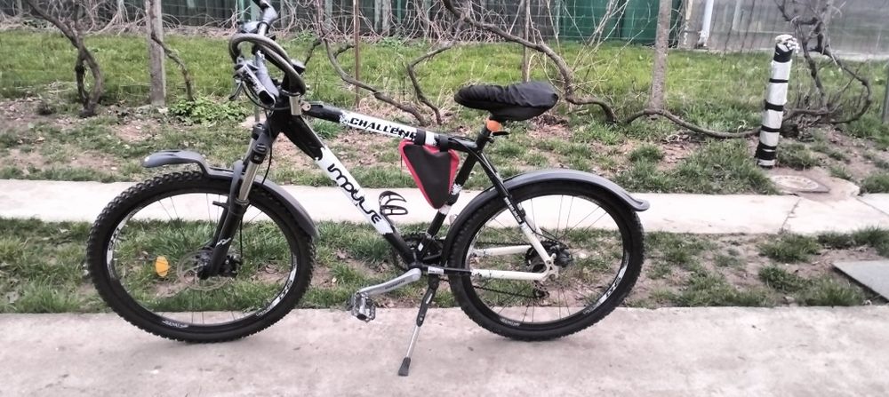 Vând bicicleta  montan bike ,singurul proprietar