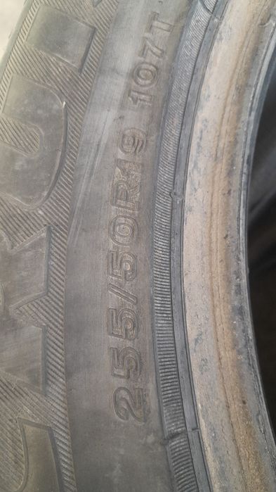 Продам резину 255/50/19