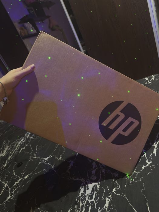 Laptop HP 15-fd0260ns – 15,6” Full HD, 8GB