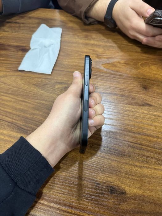 Iphone 16 128 GB  black