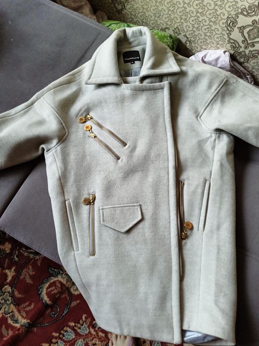 Продам пальто осенние