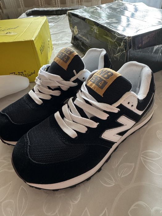 Кроссовки  22,5см срочно торг