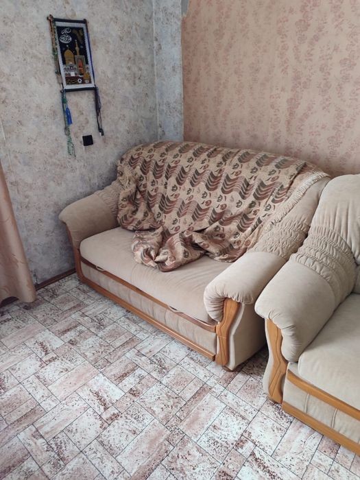 Продам мягкий уголок диван и 2 кресла