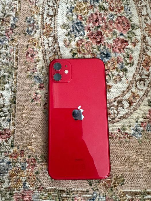 iPhone 11 красный
