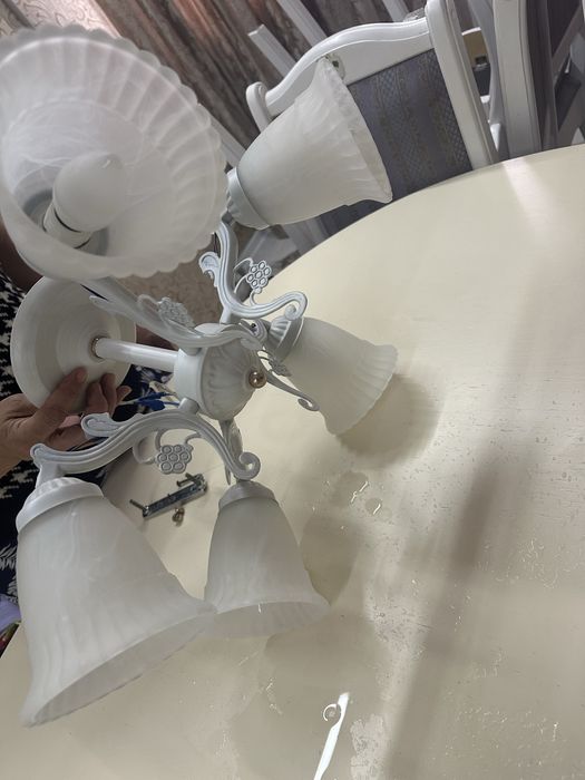 Люста   4  штук.