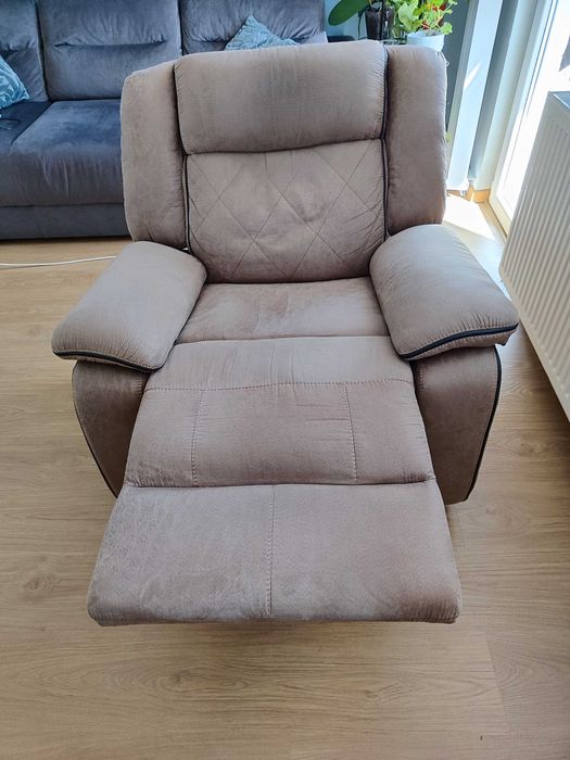 Продавам два броя релакс фотьойли