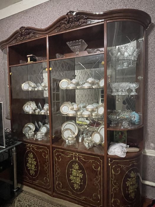 Stenka mebel sotiladi