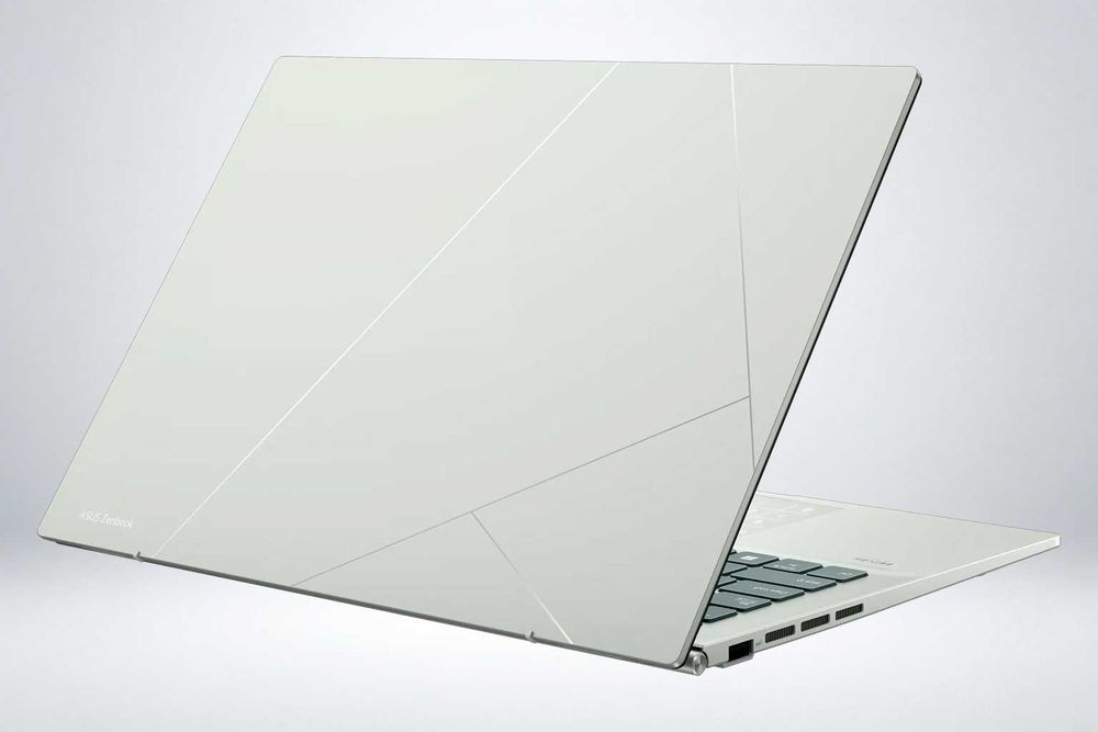 ASUS Zenbook 14 OLED/ Core i9 / 32GB / 1TB / 14' 2.5K OLED/ Windows 11