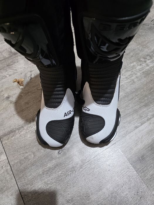 Ghete / cizme moto Berik