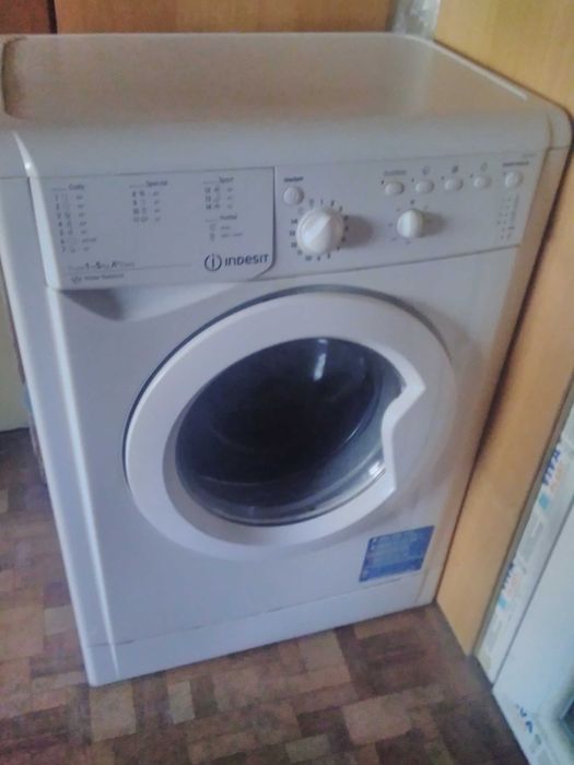 Пералня Indezit модел iwsb 50651 eu.m за части или поправка