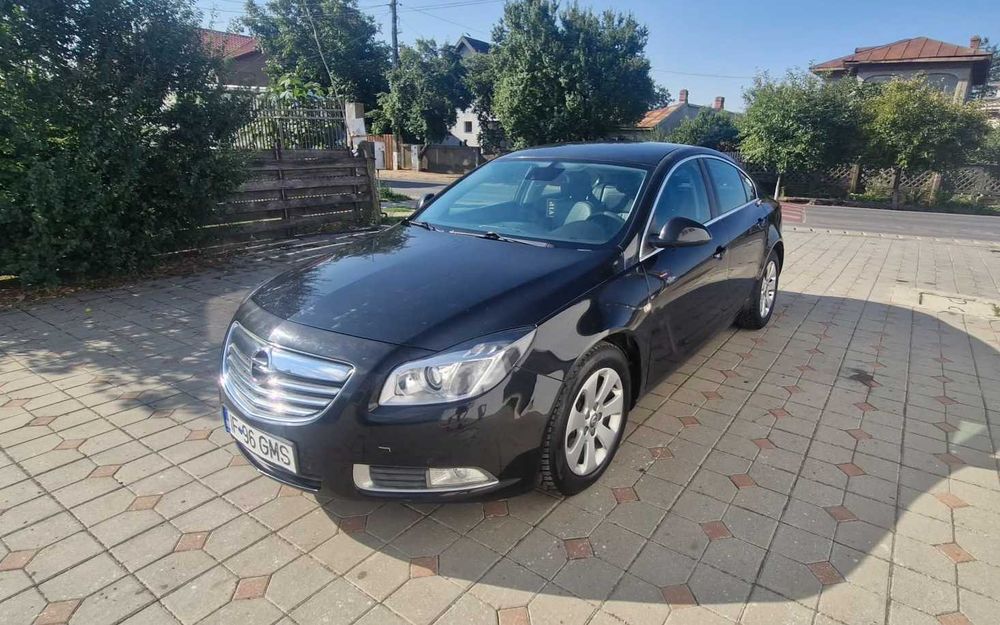 Opel Insignia Hatchback / 5 uși - 2.0 CDTI EcoTEC (130 CP) - Faruri Bi-Xenon Adaptive AFL+ (TVA Deductibil)