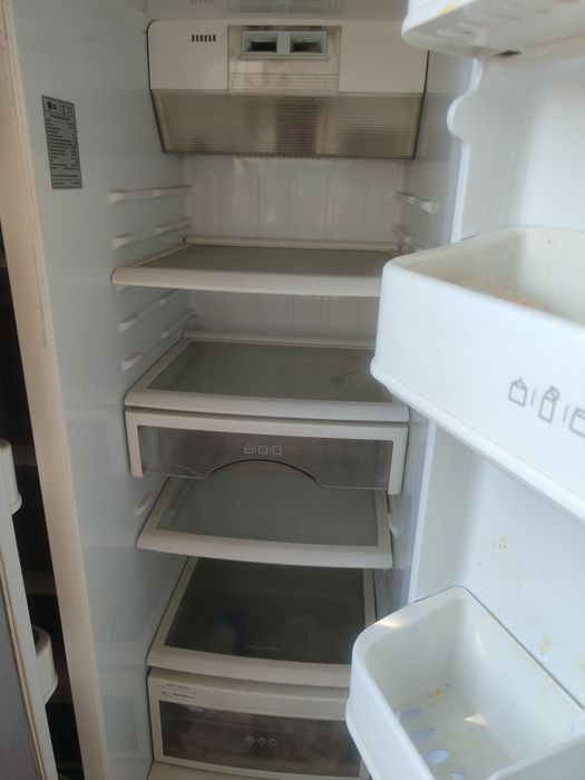 Продам холодильник LG двухдверный